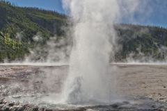 Cliff Geyser(Black Sand Basin)